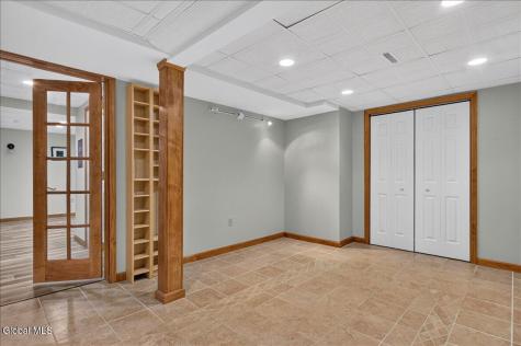 39 Victoria Way Albany NY 12209