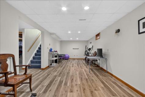 39 Victoria Way Albany NY 12209