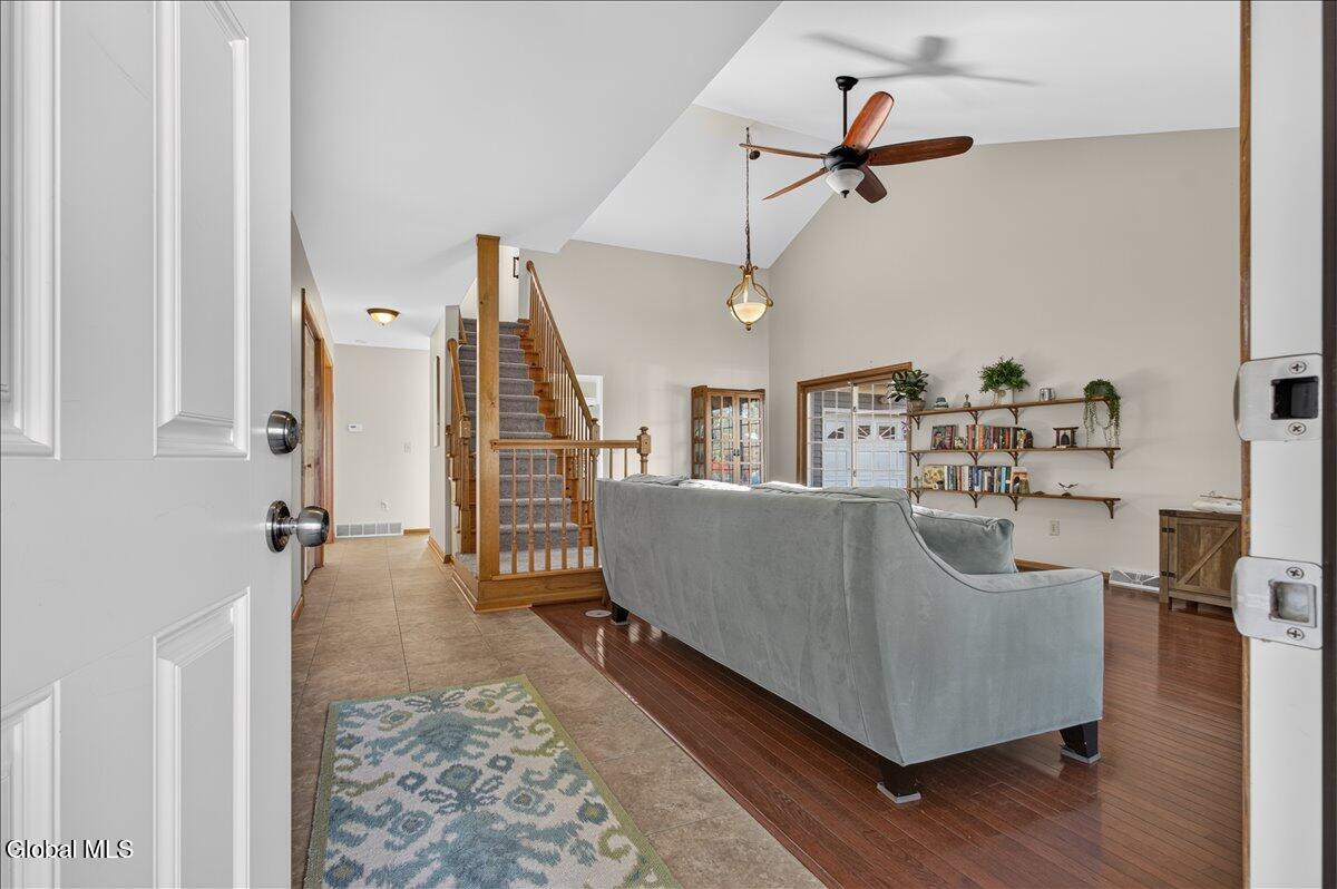 39 Victoria Way Albany NY 12209