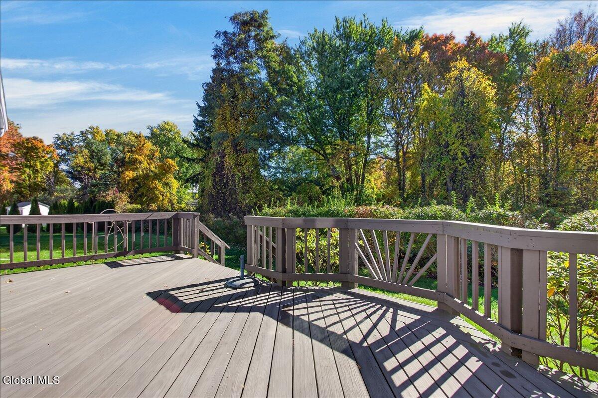 39 Victoria Way Albany NY 12209