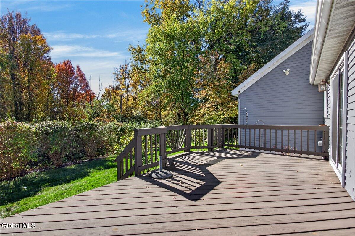 39 Victoria Way Albany NY 12209