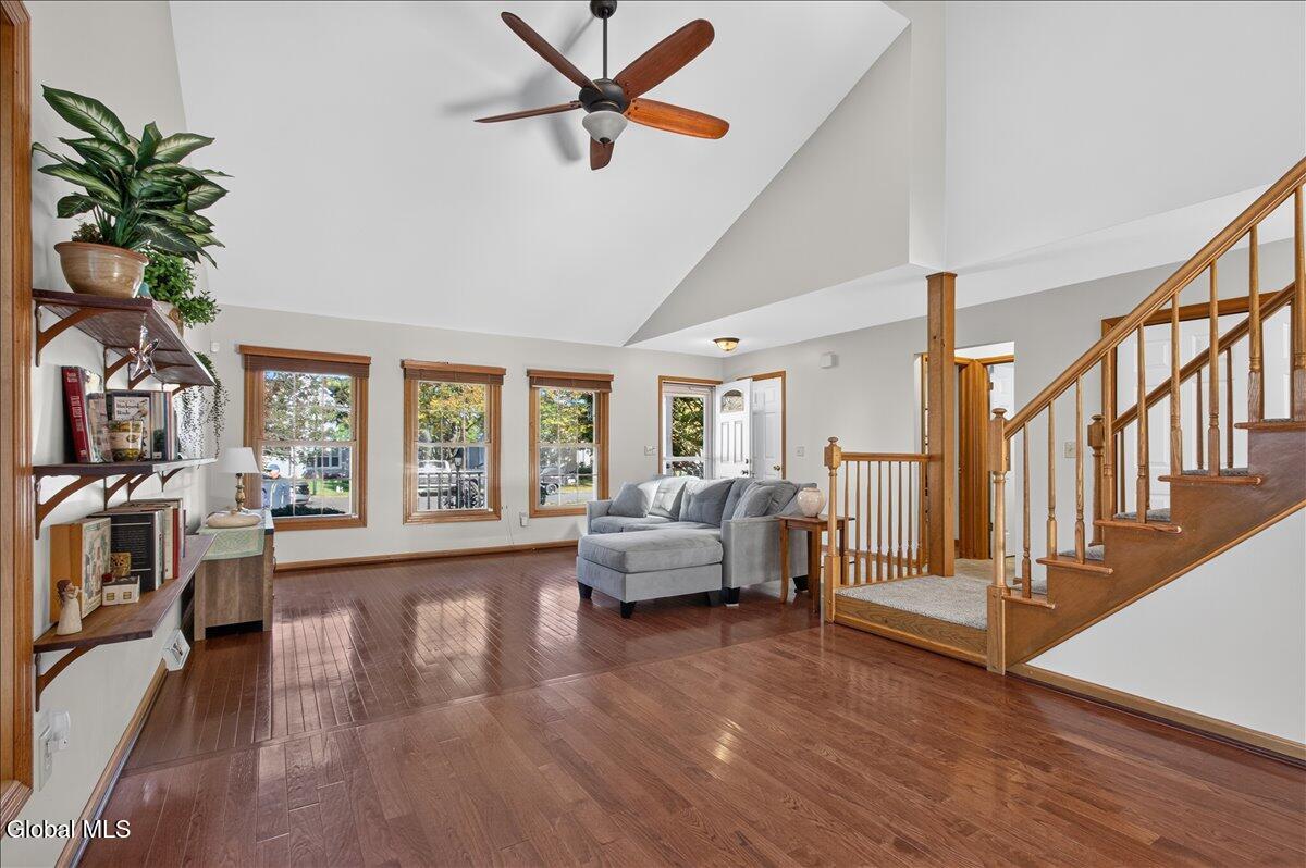 39 Victoria Way Albany NY 12209