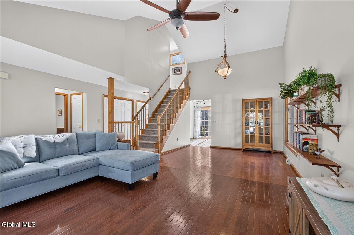39 Victoria Way Albany NY 12209