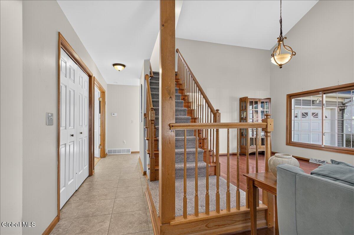 39 Victoria Way Albany NY 12209