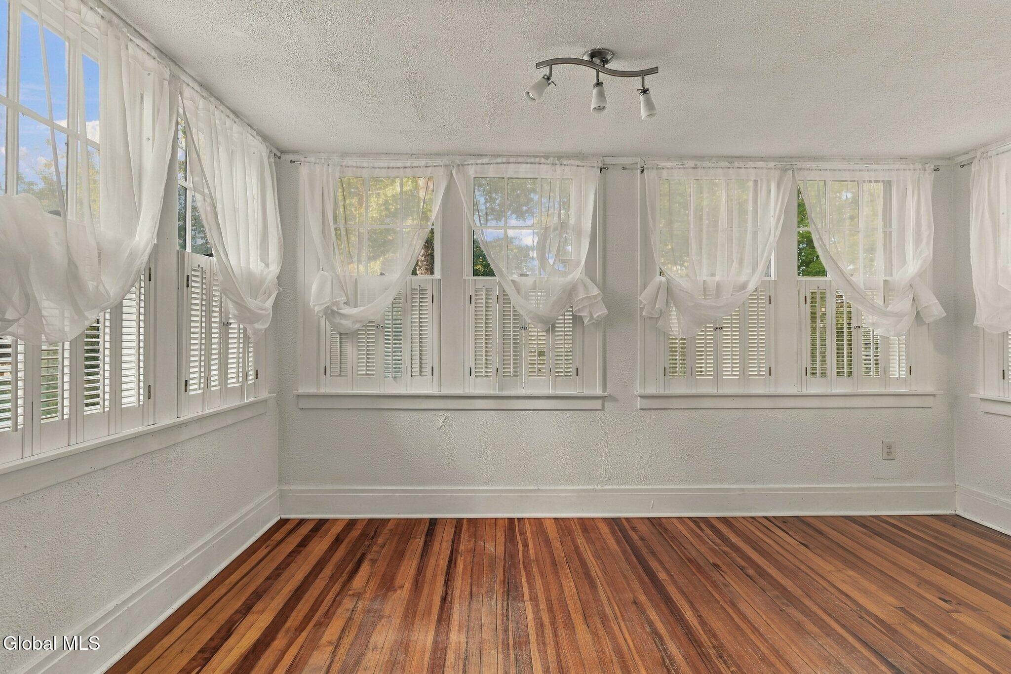 802 Charles Street Schenectady NY 12302
