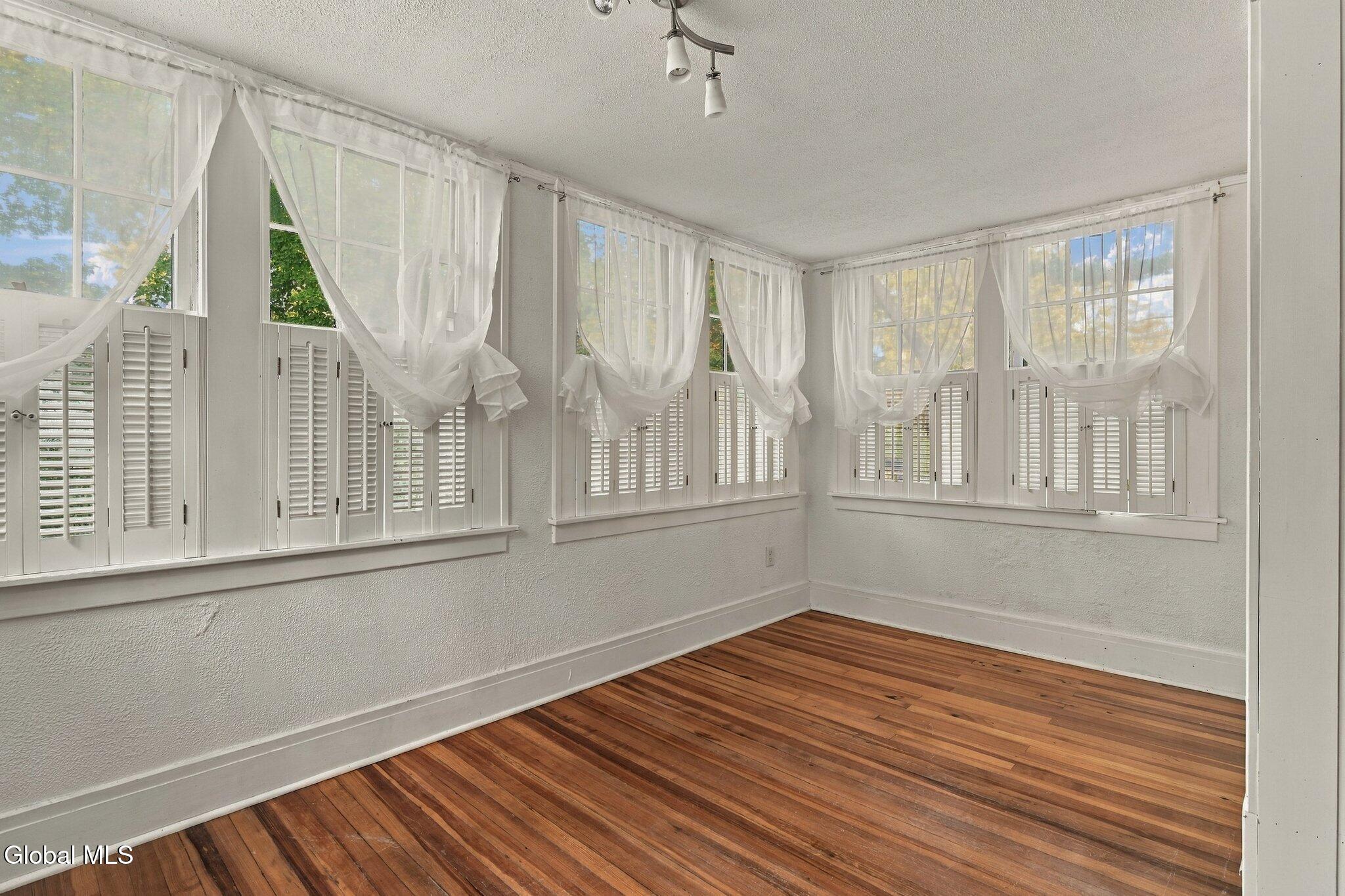 802 Charles Street Schenectady NY 12302