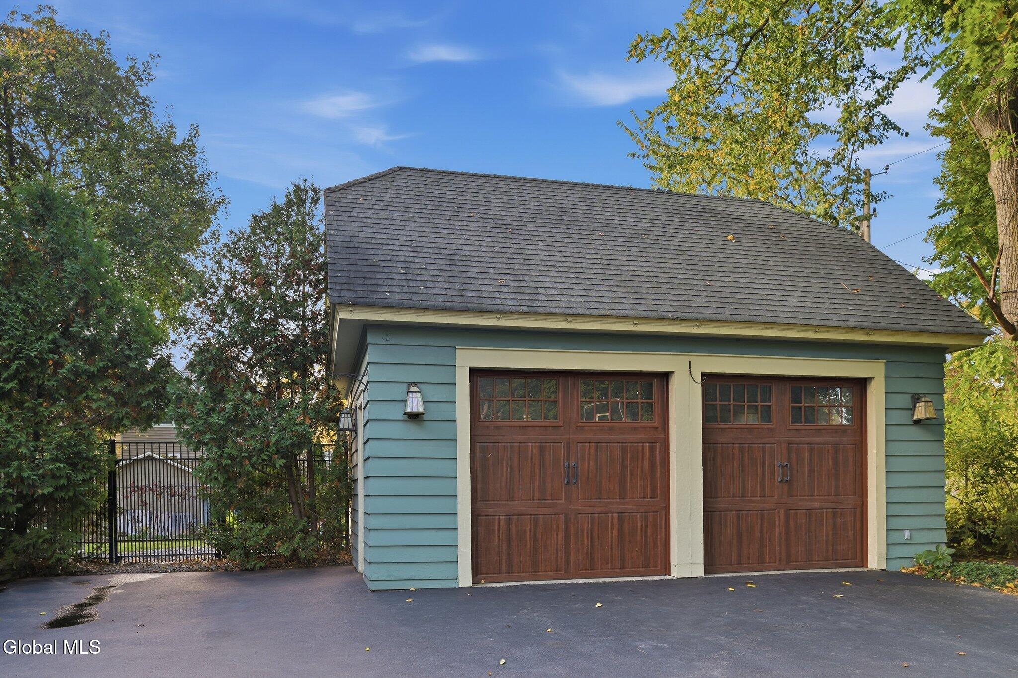 802 Charles Street Schenectady NY 12302