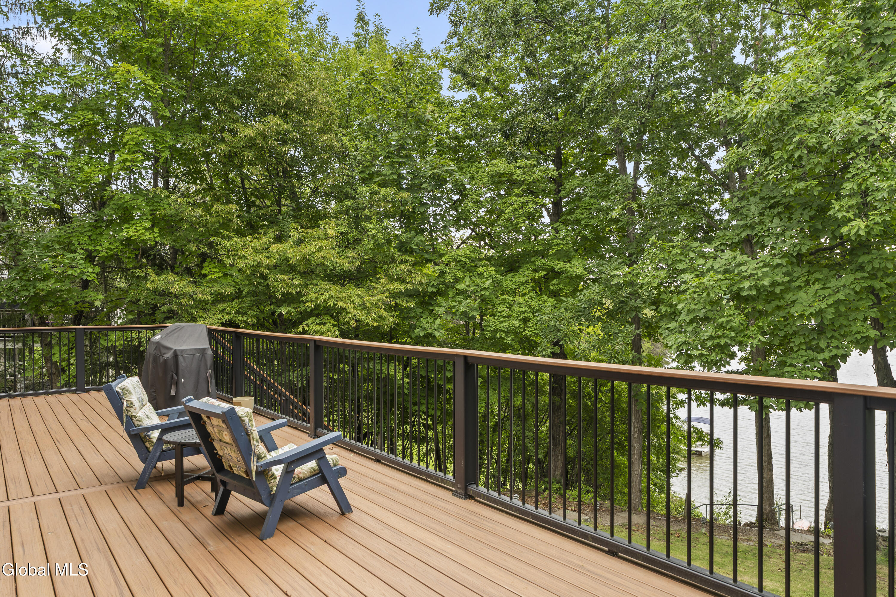 28 Juniper Lane Athens NY 12015