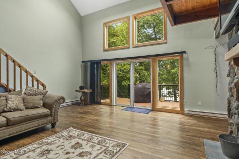 28 Juniper Lane Athens NY 12015