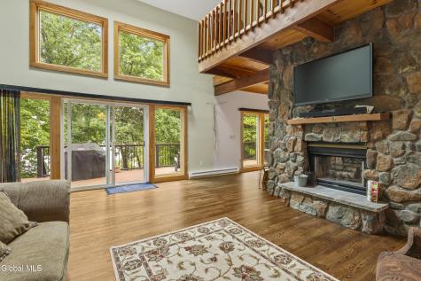 28 Juniper Lane Athens NY 12015