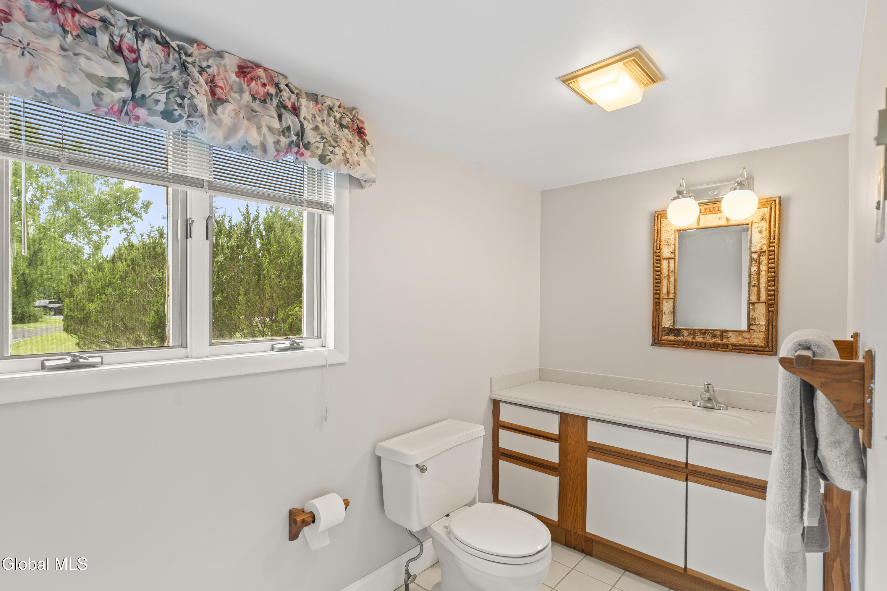 28 Juniper Lane Athens NY 12015