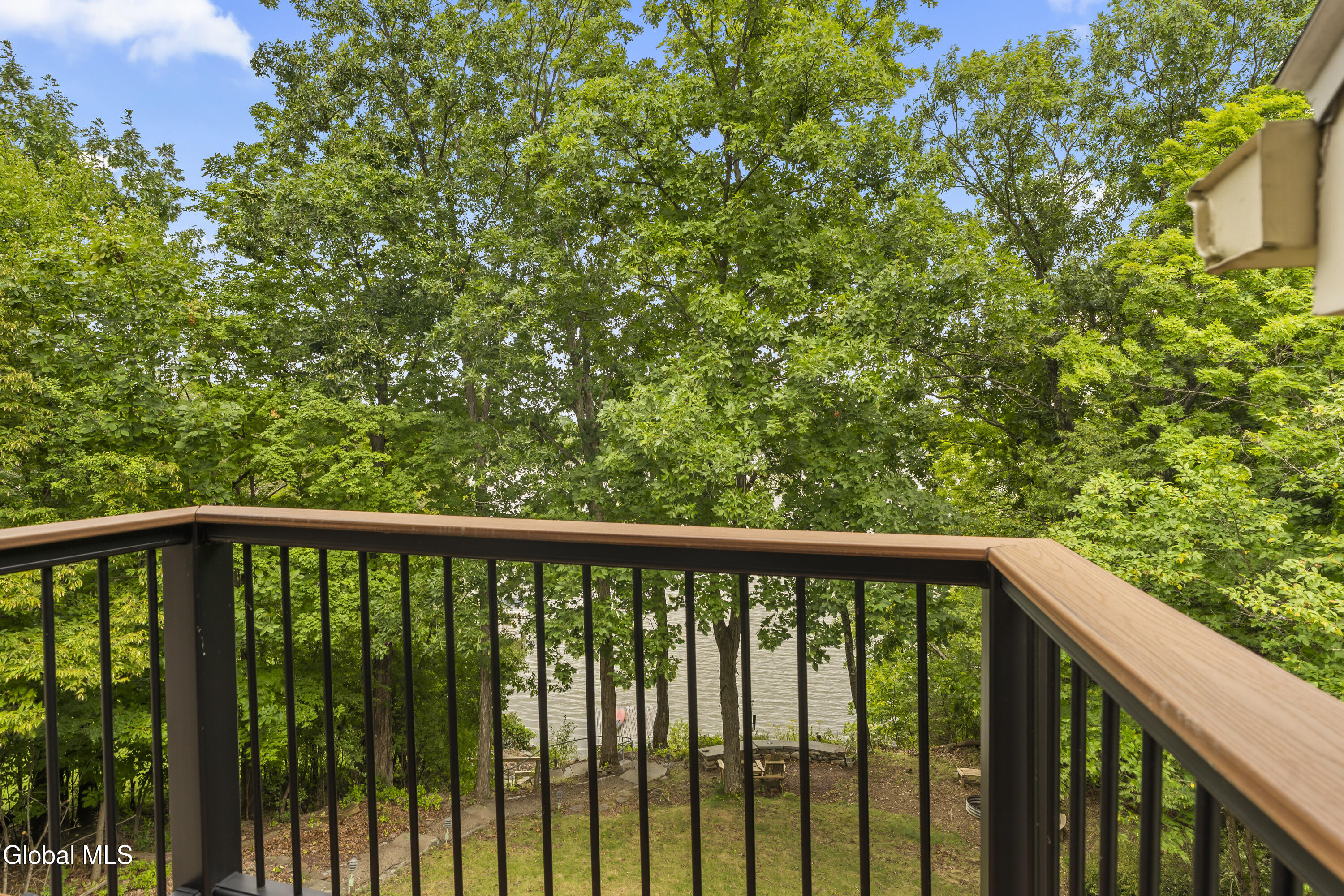 28 Juniper Lane Athens NY 12015