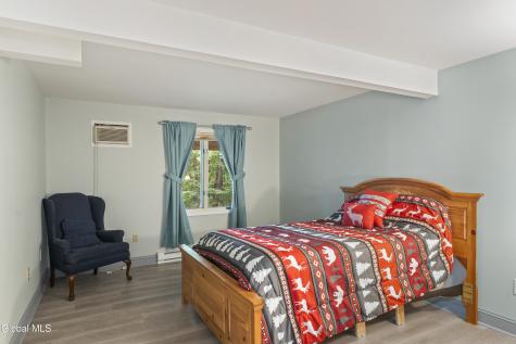 28 Juniper Lane Athens NY 12015