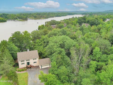 28 Juniper Lane Athens NY 12015
