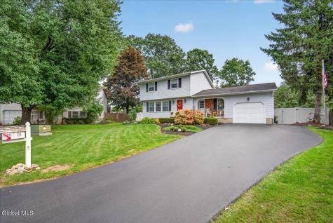 5 Tanner Hollow Drive Colonie NY 12205