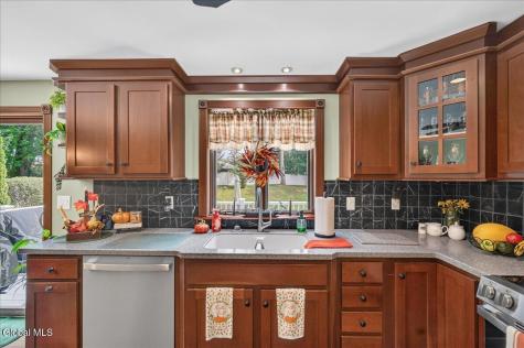 5 Tanner Hollow Drive Colonie NY 12205