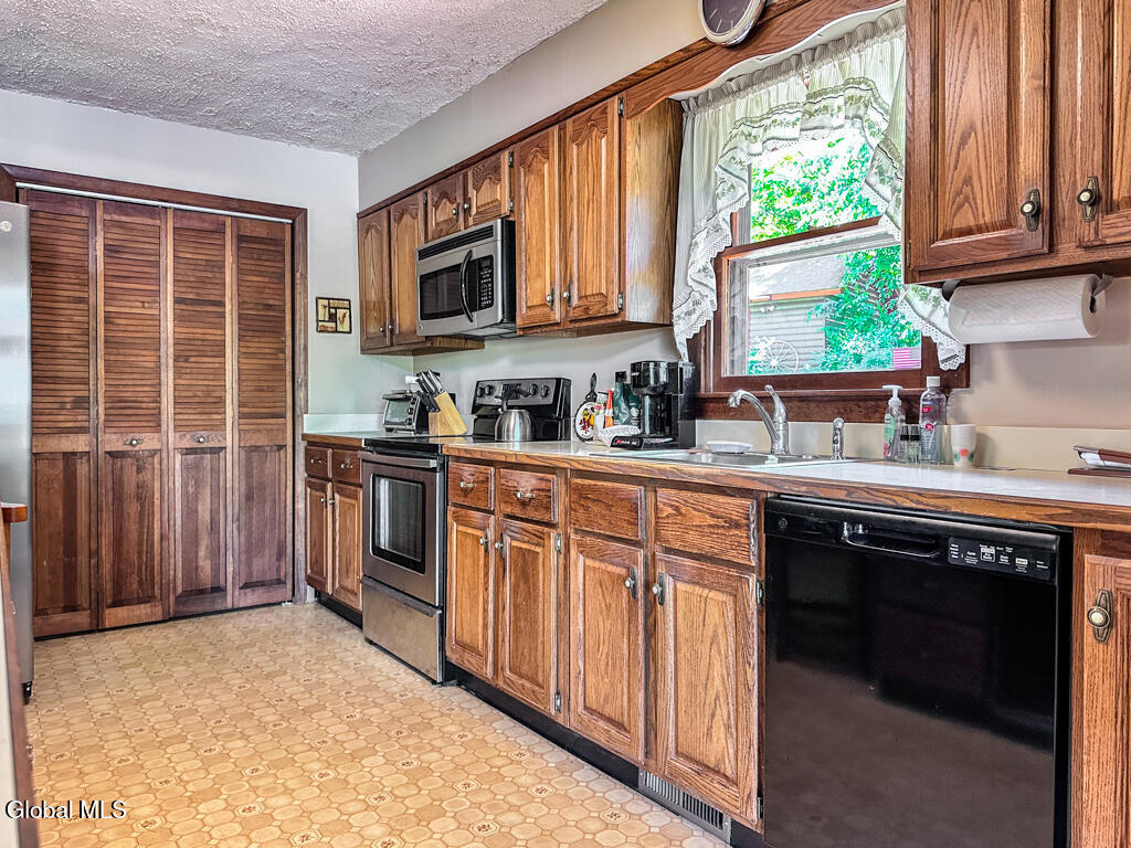 47 Hanneford Road Queensbury NY 12804