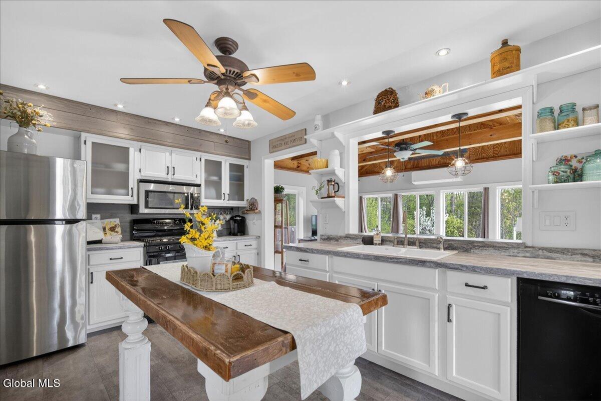 20 Aberdeen Way Gansevoort NY 12831