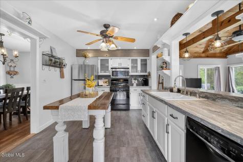 20 Aberdeen Way Gansevoort NY 12831