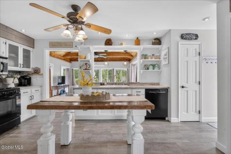 20 Aberdeen Way Gansevoort NY 12831