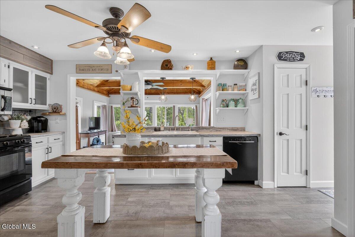 20 Aberdeen Way Gansevoort NY 12831