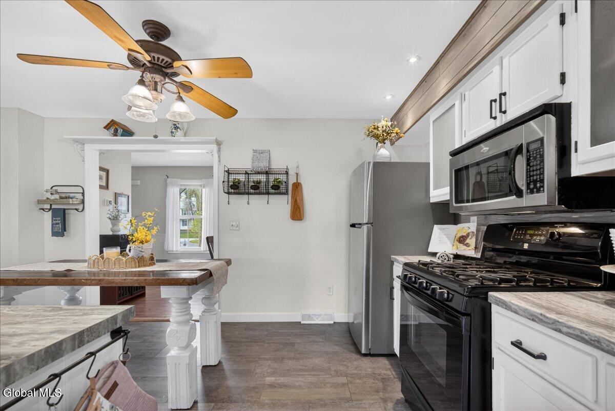20 Aberdeen Way Gansevoort NY 12831