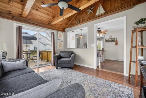 20 Aberdeen Way Gansevoort NY 12831