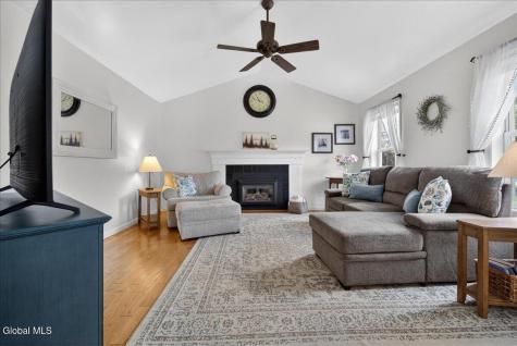 20 Aberdeen Way Gansevoort NY 12831