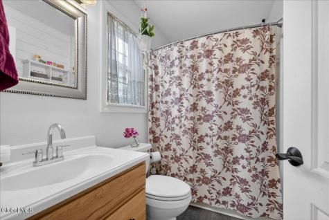 20 Aberdeen Way Gansevoort NY 12831