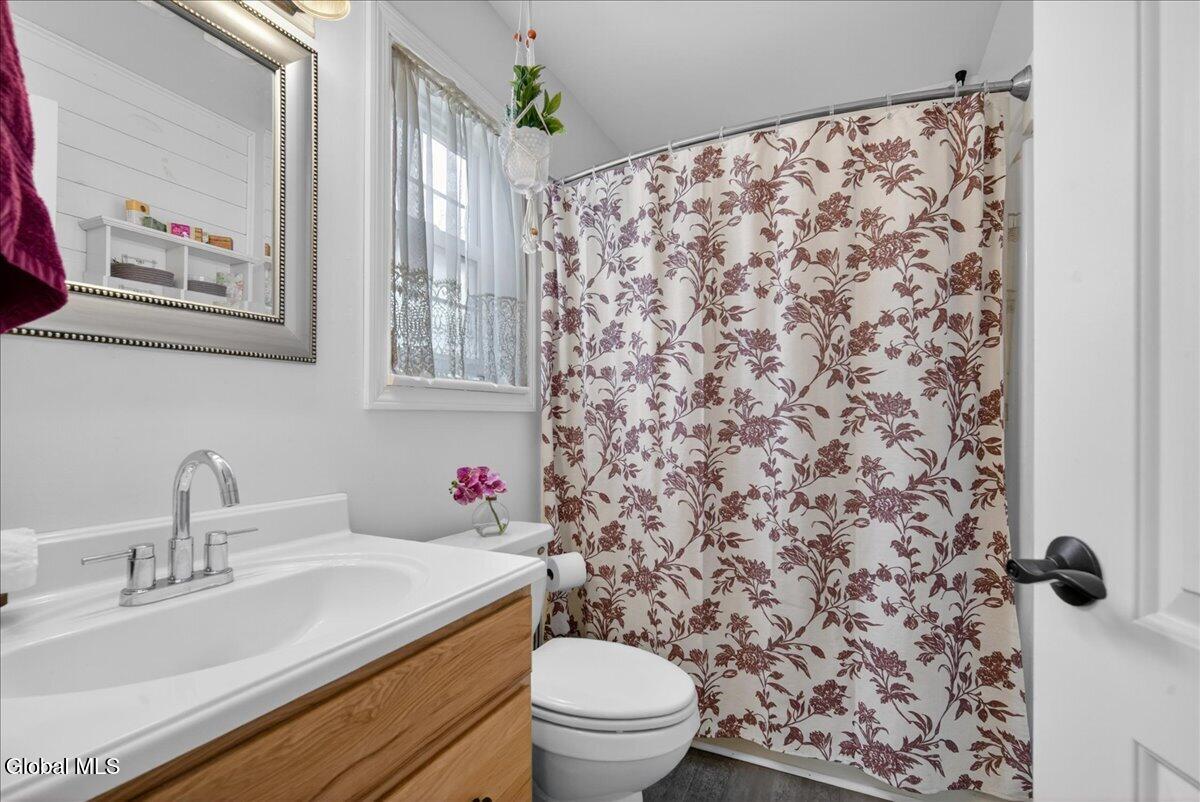20 Aberdeen Way Gansevoort NY 12831