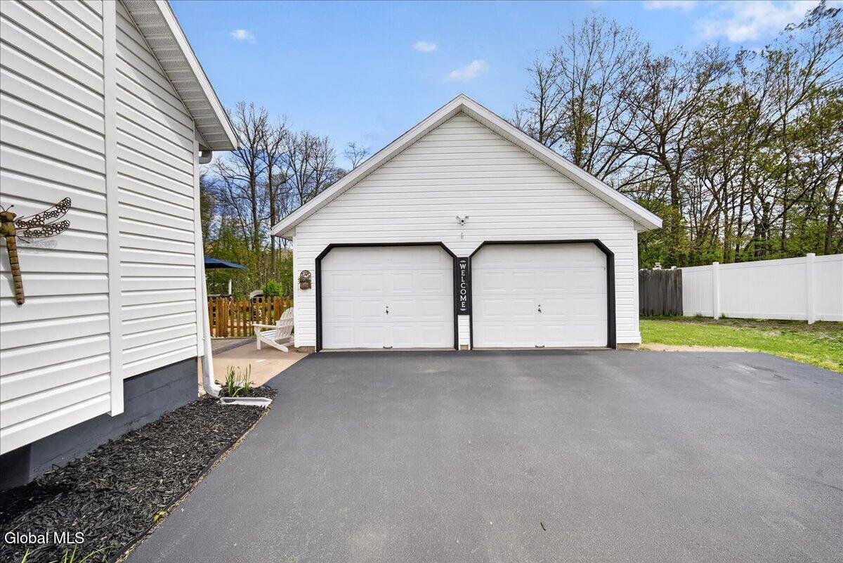 20 Aberdeen Way Gansevoort NY 12831