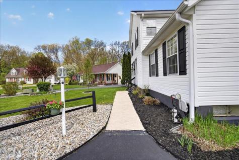20 Aberdeen Way Gansevoort NY 12831