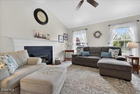 20 Aberdeen Way Gansevoort NY 12831