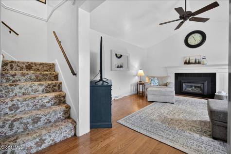 20 Aberdeen Way Gansevoort NY 12831