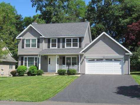 11 Elaine Court Latham NY 12110
