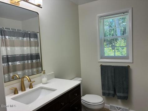11 Elaine Court Latham NY 12110