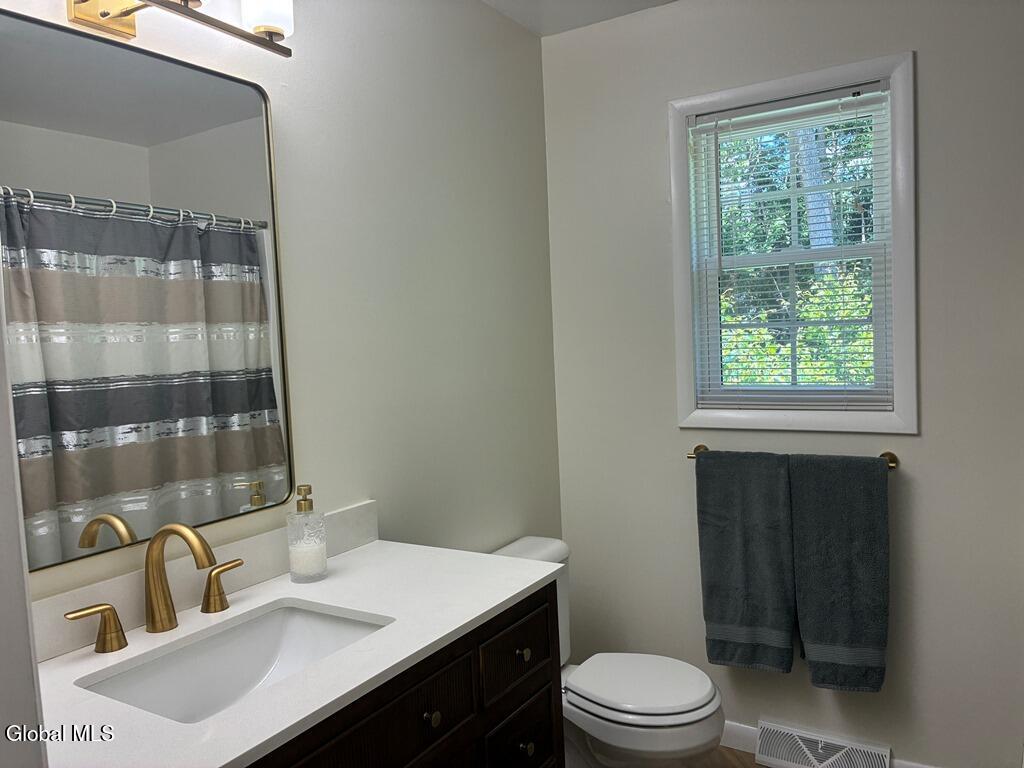 11 Elaine Court Latham NY 12110