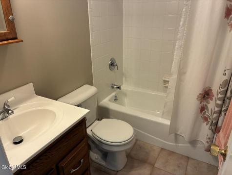 11 Elaine Court Latham NY 12110