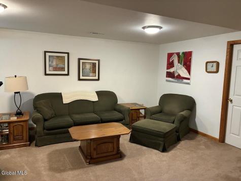 11 Elaine Court Latham NY 12110