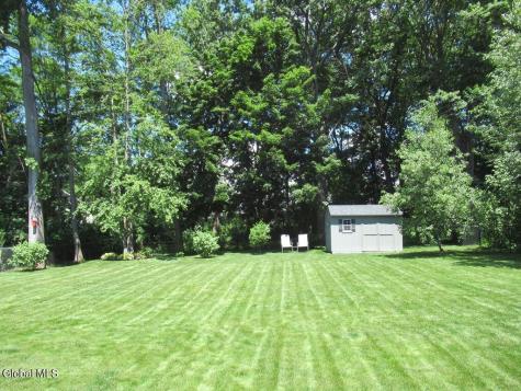 11 Elaine Court Latham NY 12110