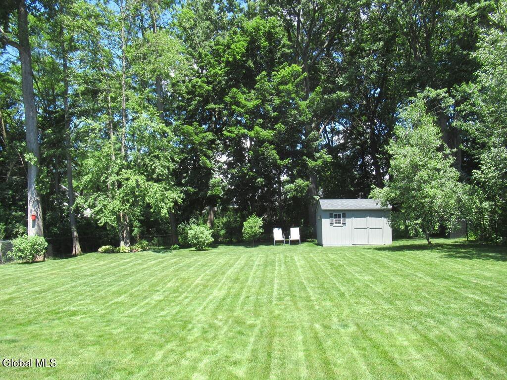 11 Elaine Court Latham NY 12110