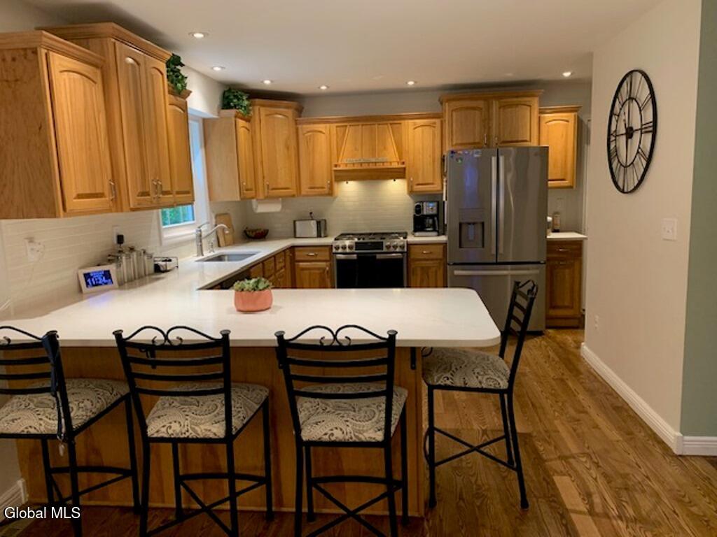 11 Elaine Court Latham NY 12110