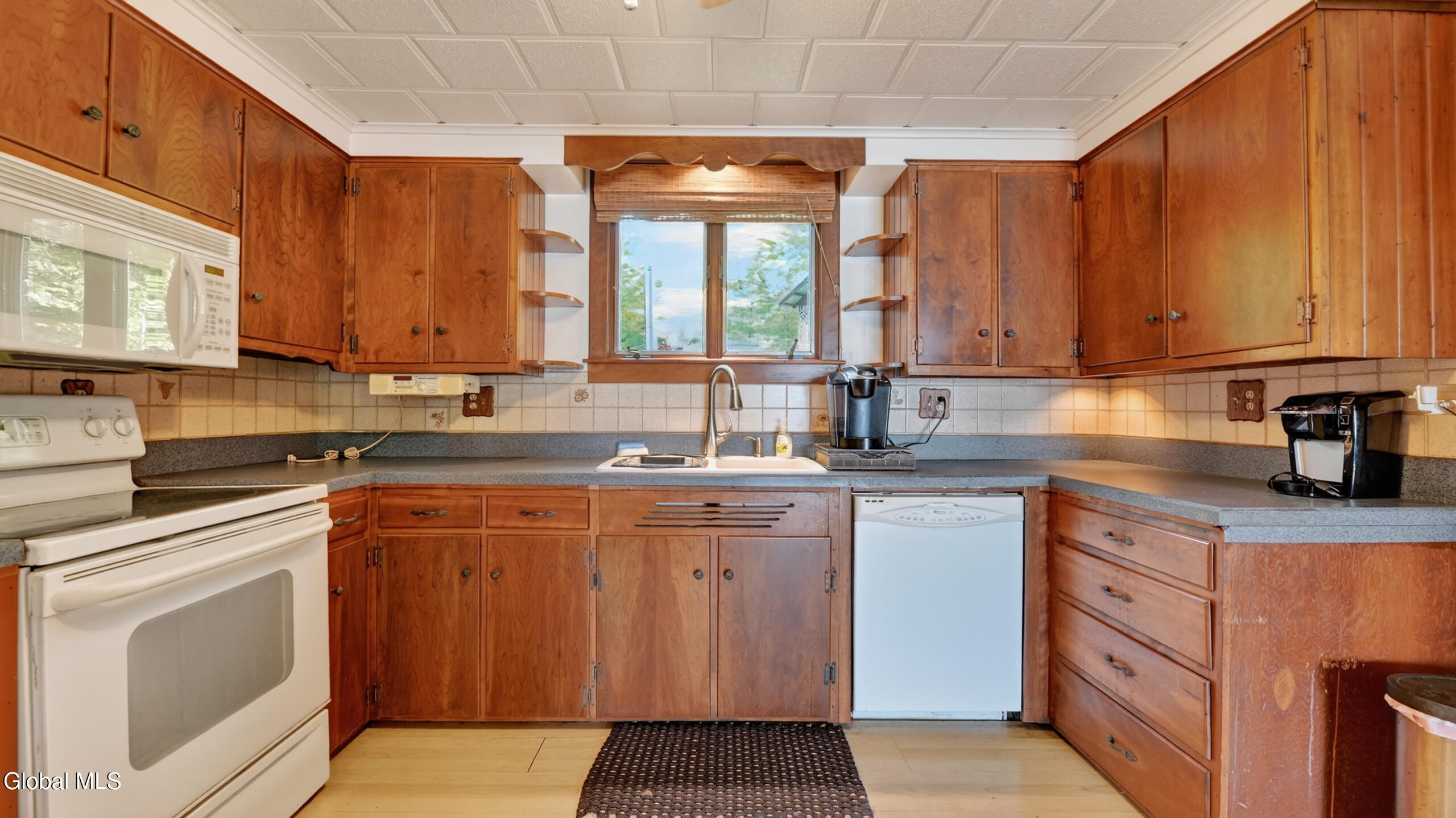 318 S Shore Rd W Caroga Caroga Lake NY 12032