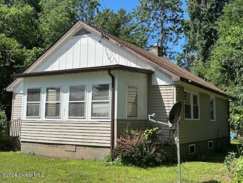 27 Maine Avenue Queensbury NY 12804