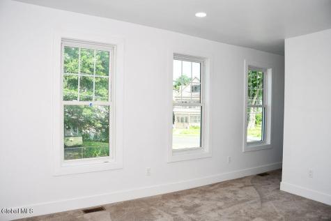 2024 8th Street Rensselaer NY 12144