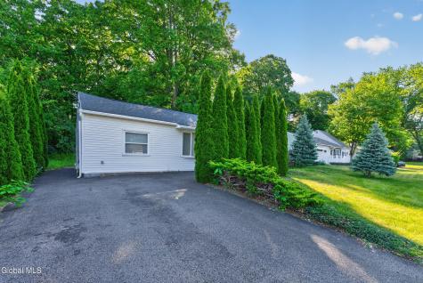 20 Winslow Drive Schenectady NY 12309