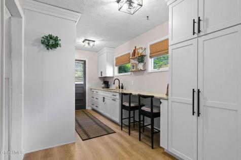 33 Terry Avenue Schenectady NY 12303