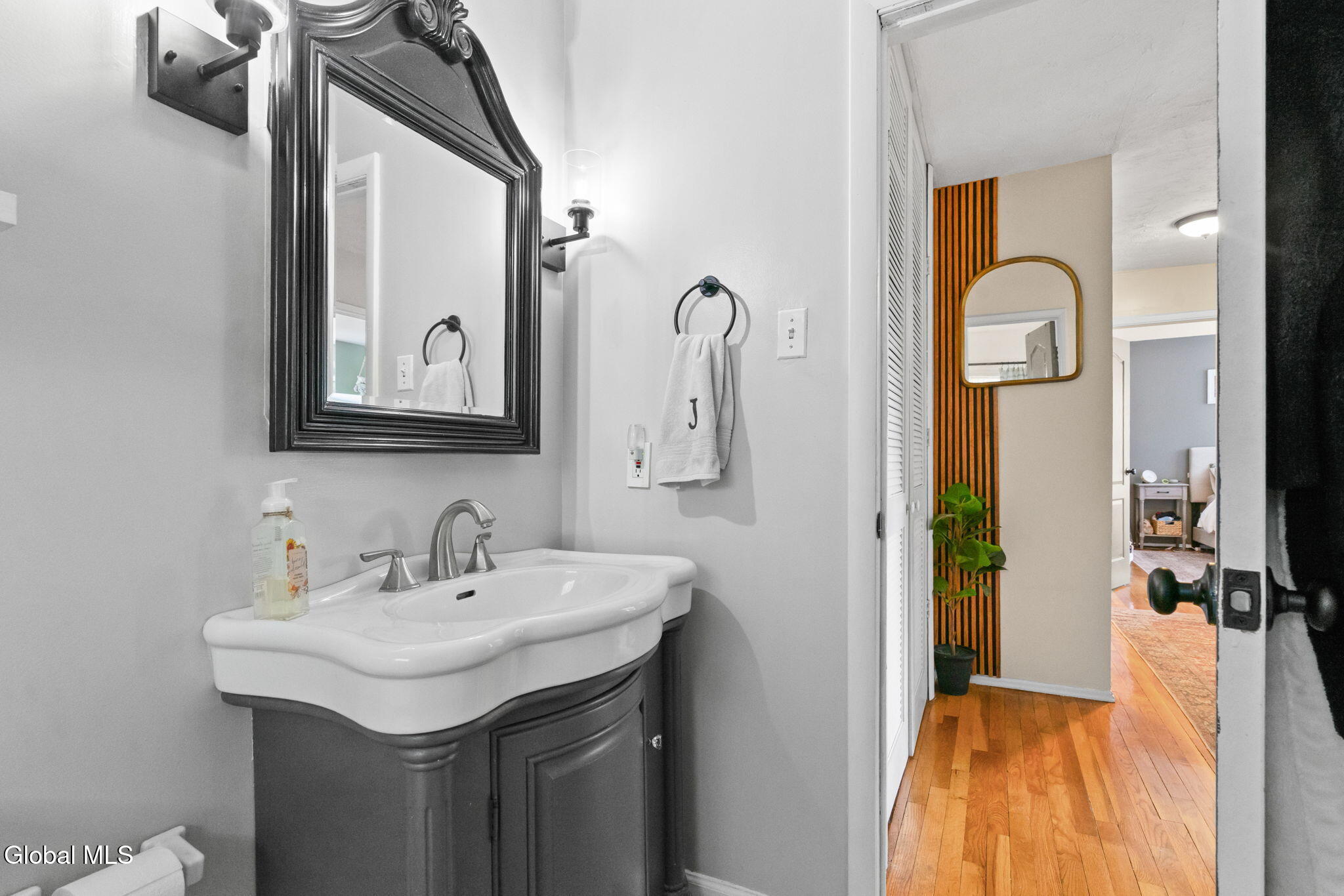 33 Terry Avenue Schenectady NY 12303