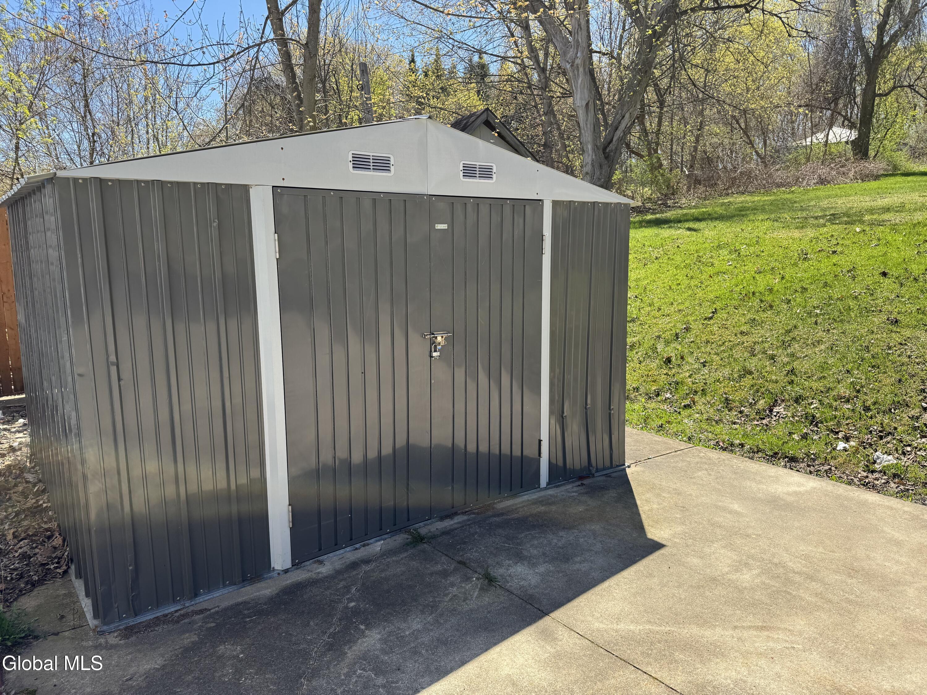 269 Bleecker Street Gloversville NY 12078