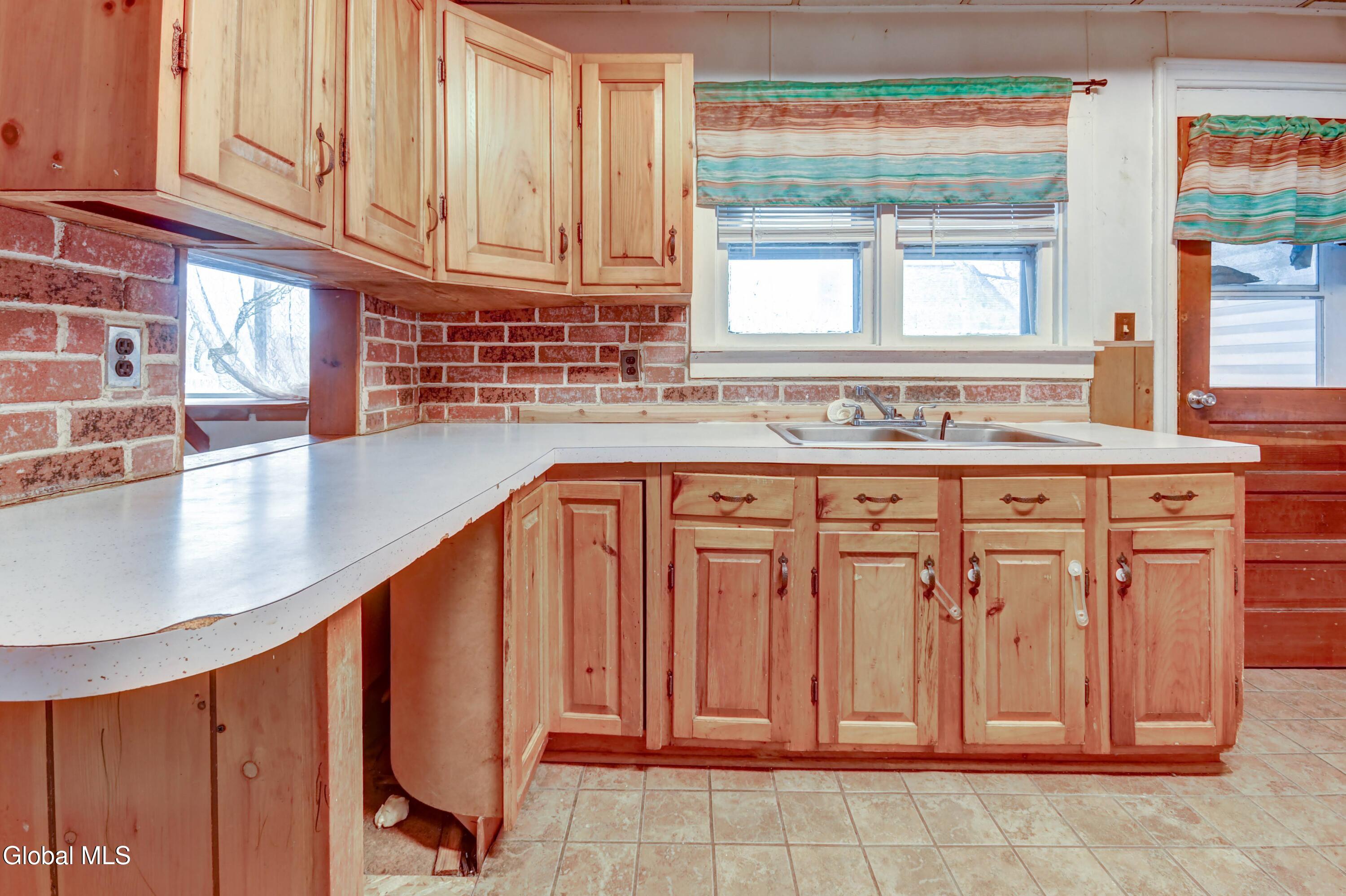 269 Bleecker Street Gloversville NY 12078